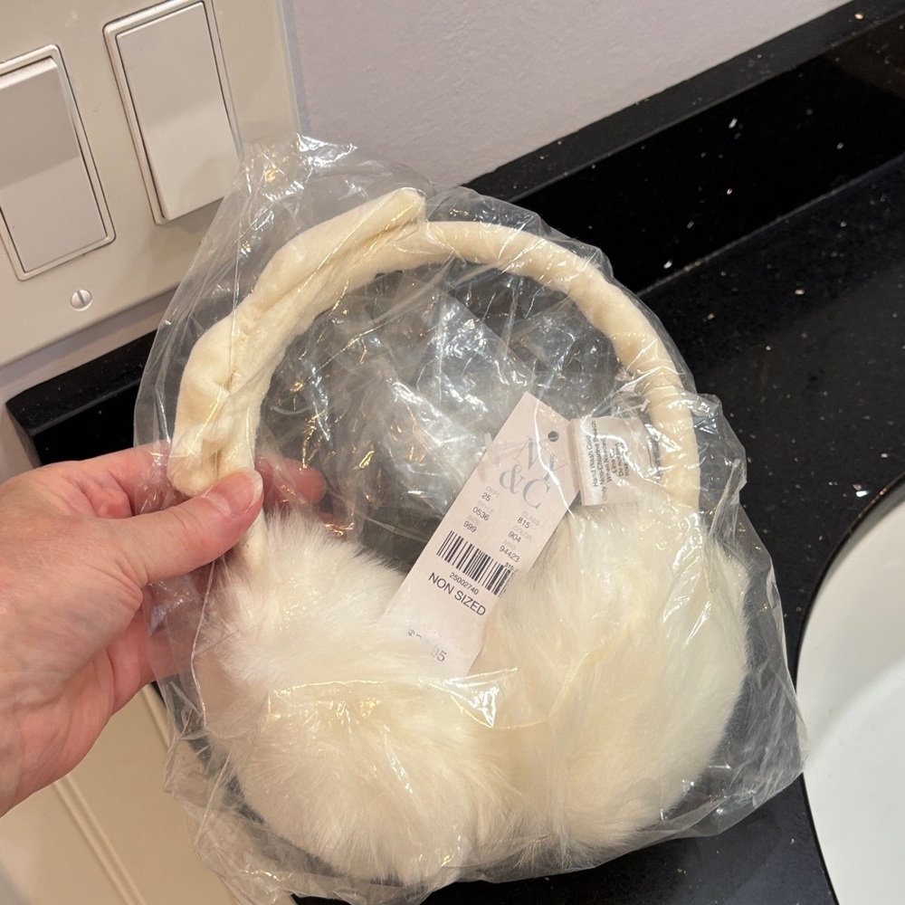 NWT Bow Cream Faux Fur Earmuffs